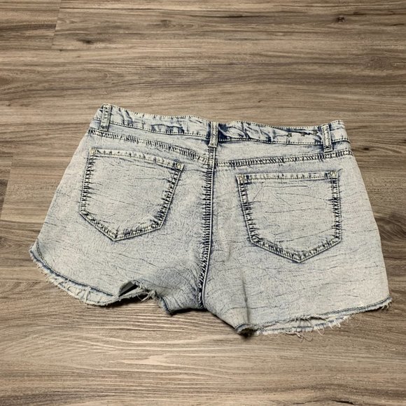 Vanilla Star | Women's Light Blue Denim Jean Shorts - Picture 5 of 5